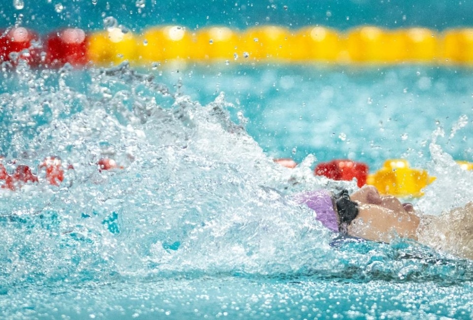 排在第一, 率先触壁 排在第一, 率先触壁