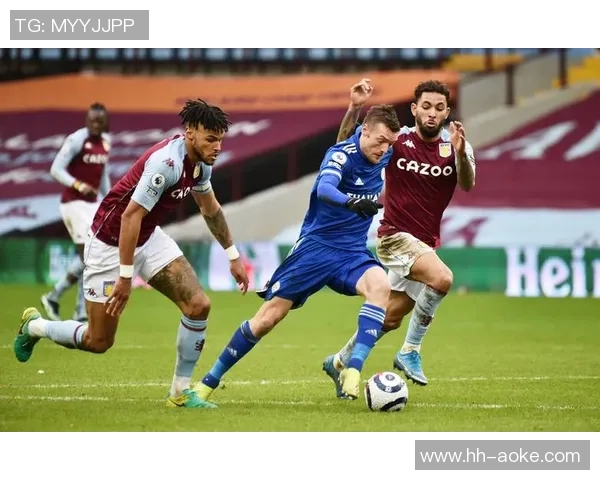 喜欢穿中足球袜的球星们展现独特个性与比赛风格的魅力